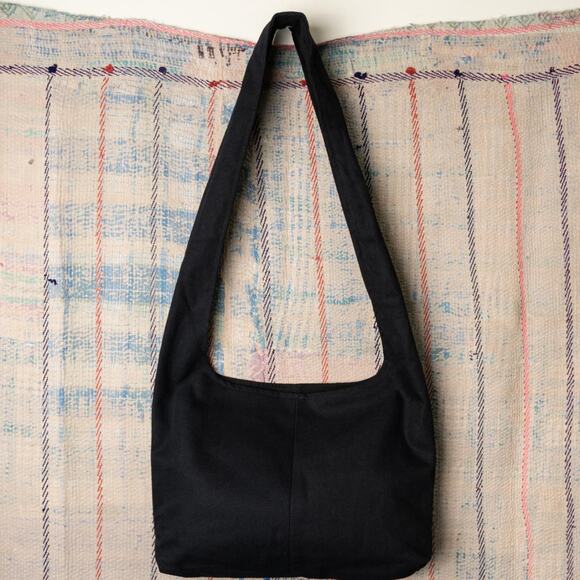 Upcycled carhartt hobo bag - Picture 5 of 5